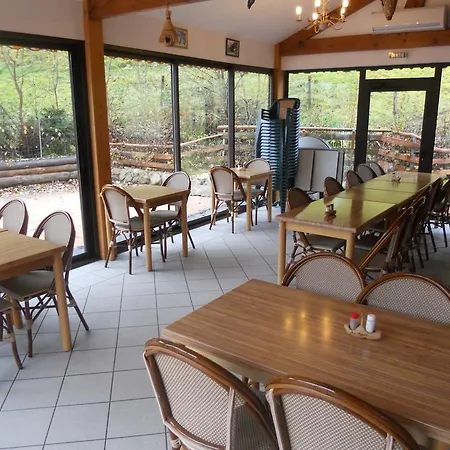 Du Saut Des Cuves Hotel