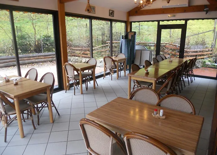 Du Saut Des Cuves Hotel