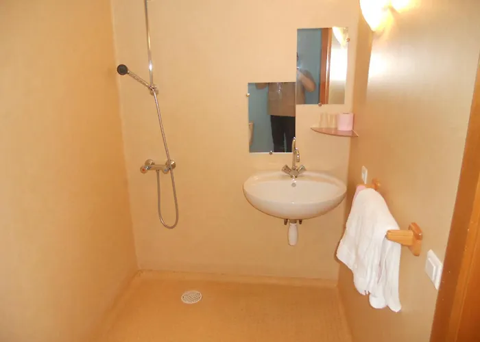 ホテル Du Saut Des Cuves 2*