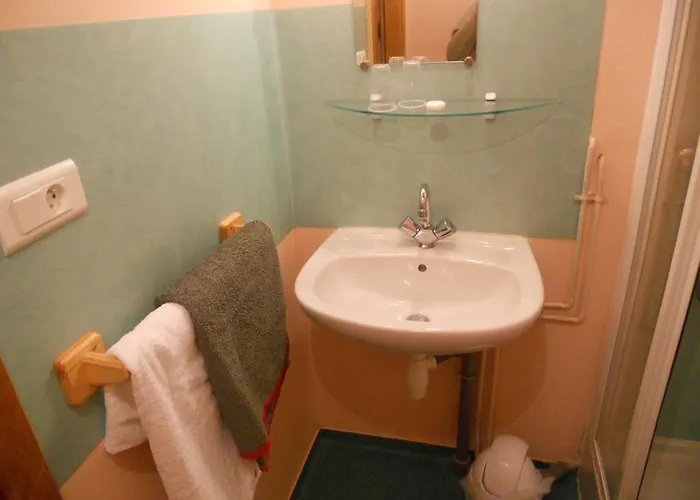 ホテル Du Saut Des Cuves クソンリュプト・ロンジュメール